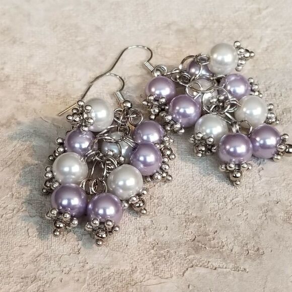 Edgy Bali Style Glass Grape Bunch Dotted Accent Purple White Silver Earrings - Picture 5 of 6